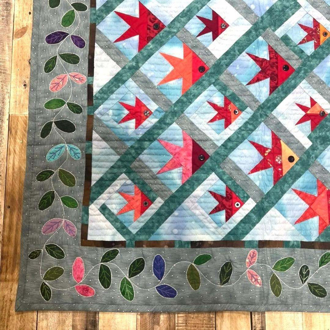 ハンドメイド　パッチワーク　キルト　タペストリー　金魚　壁掛け　インテリア