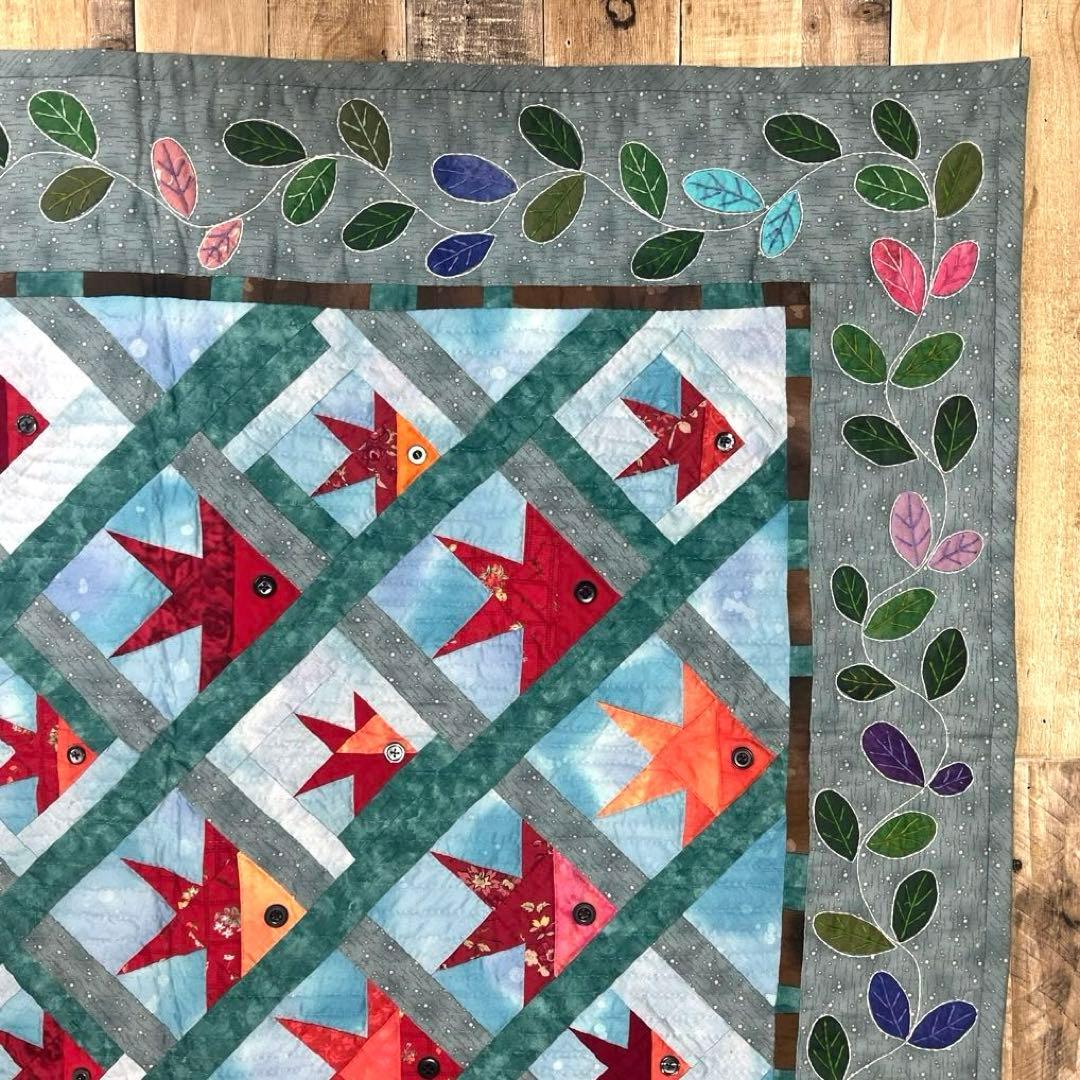 ハンドメイド　パッチワーク　キルト　タペストリー　金魚　壁掛け　インテリア