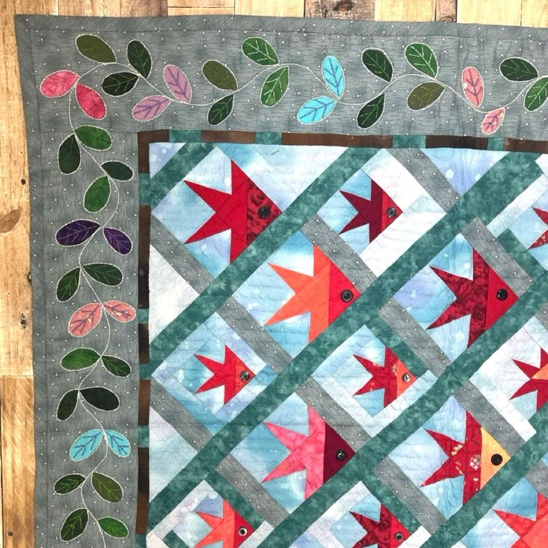 ハンドメイド　パッチワーク　キルト　タペストリー　金魚　壁掛け　インテリア