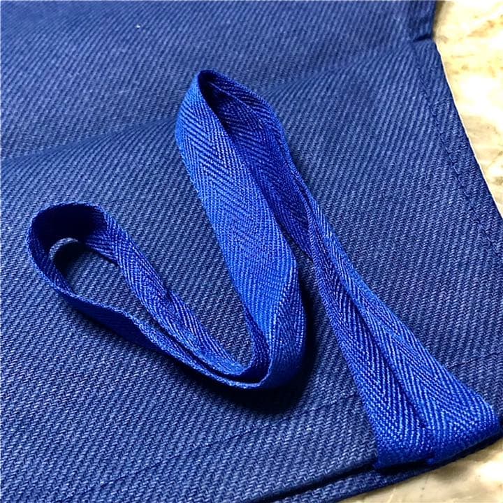 業務用　胸付きタブリエ チェーン付き スイス製