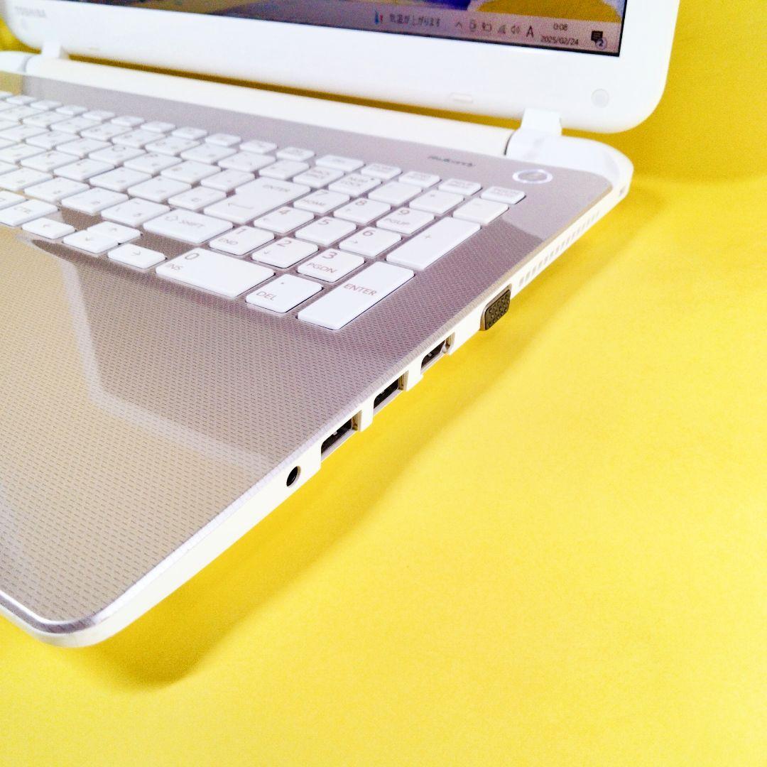 断トツお買い得ⅰ3＆新品SSD256GB✨ノートパソコンカメラ付き✨ブルーレイ