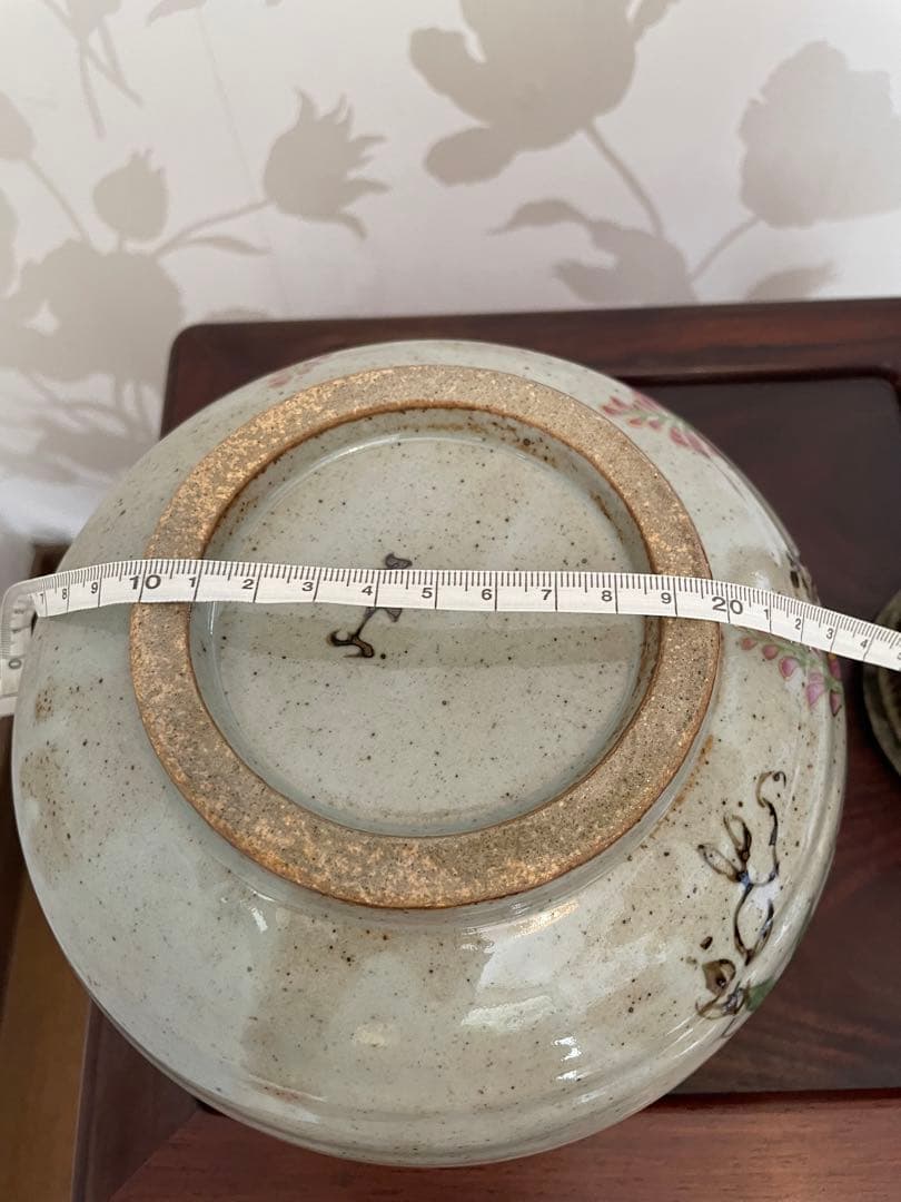 美品　花柄陶器ボウル　花器　陶器製中サイズ　有田焼　茂山窯　御菓子鉢　花模様