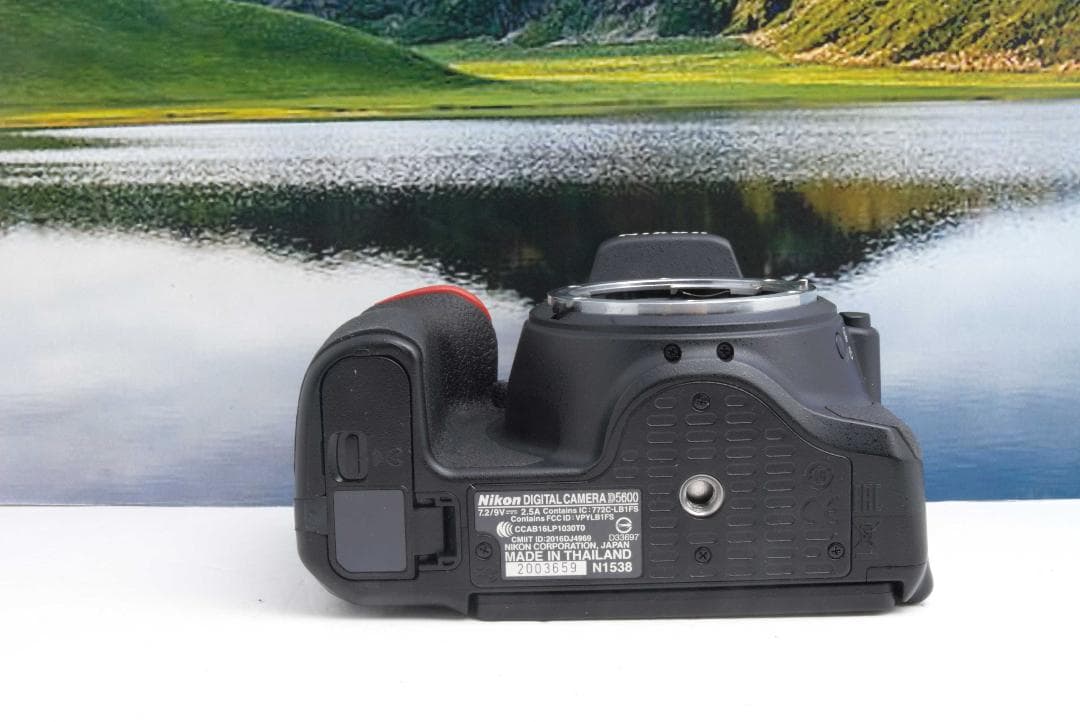 高倍率ズームレンズ付♪ Nikon D5600 Wi-Fi搭載！高画質一眼