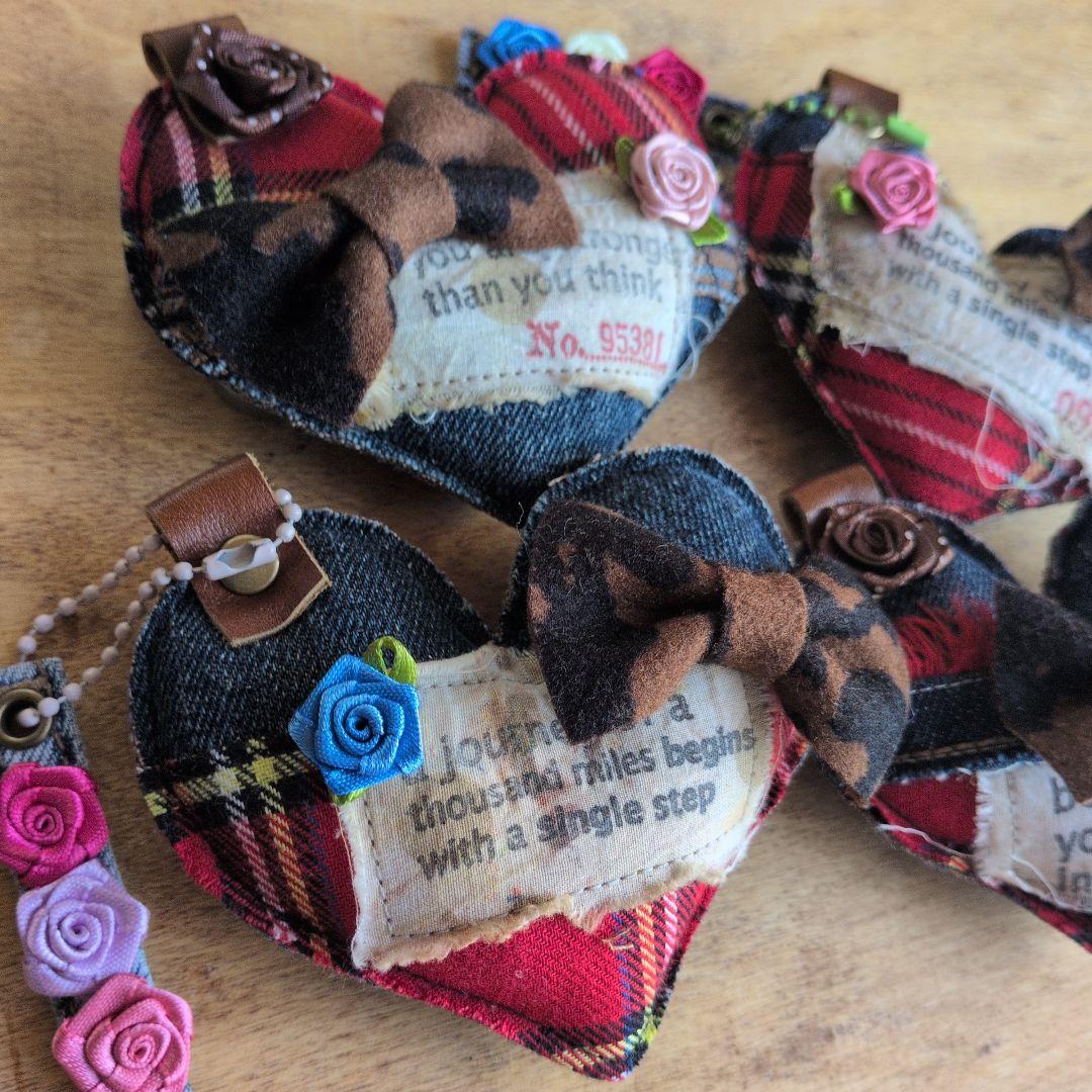 デニムリメイク♡ハート　チャーム　薔薇 　チェック　【 ４個セット】