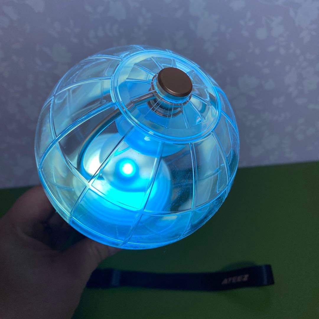 ⭐️ATEEZ エイティーズ　ペンライト　ver.1 ver.2ケース　箱付き
