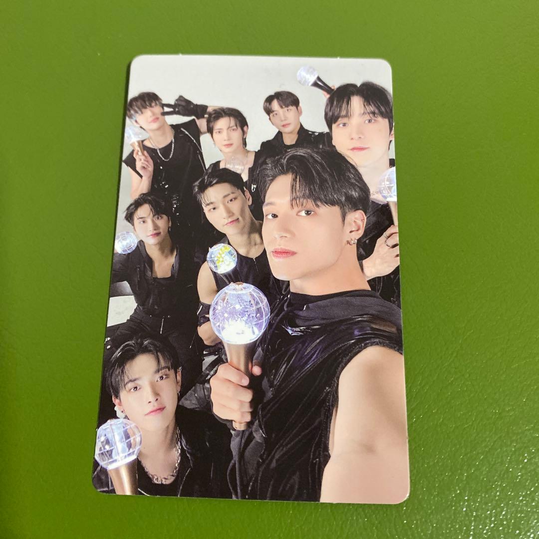 ⭐️ATEEZ エイティーズ　ペンライト　ver.1 ver.2ケース　箱付き