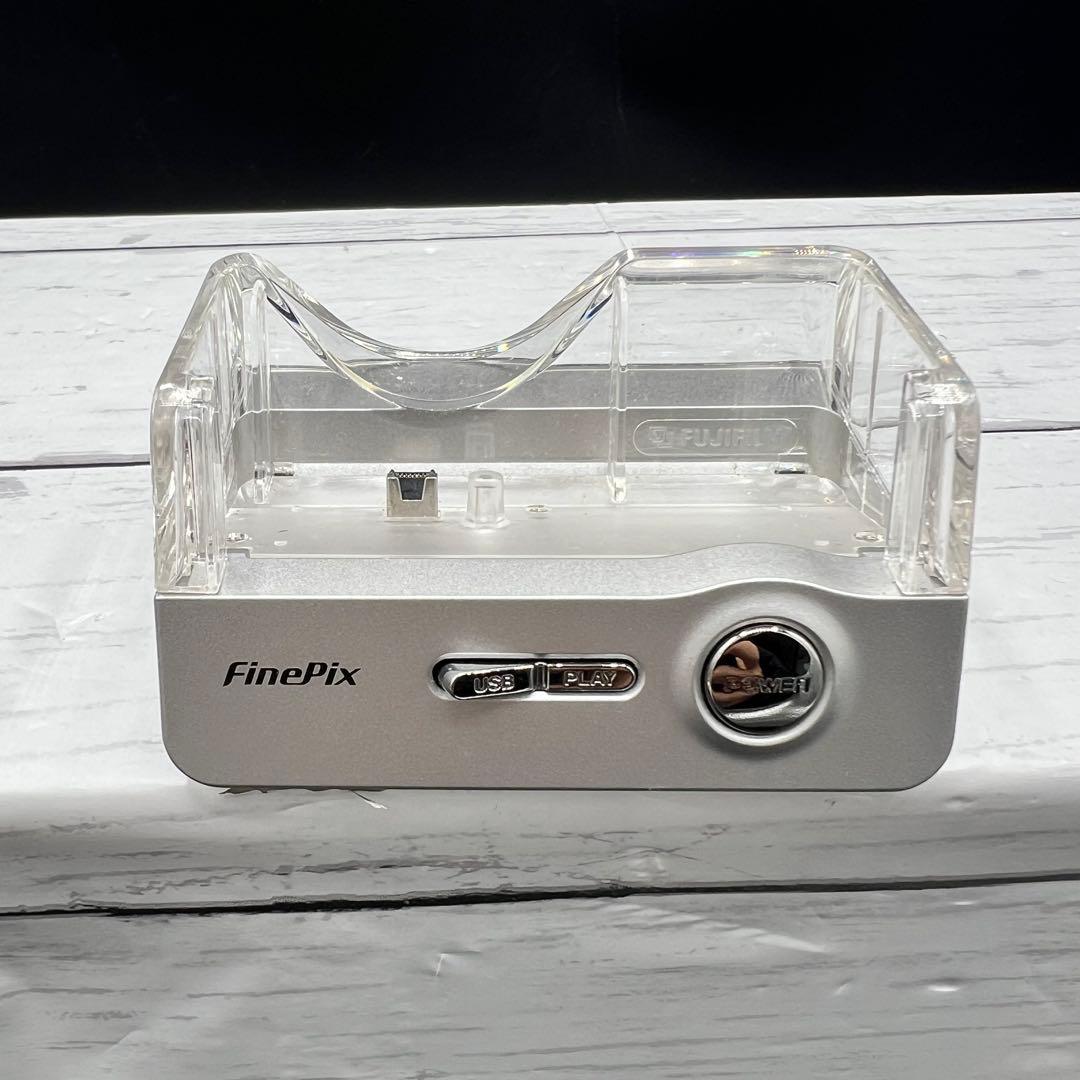 【動作品】FUJIFILM FINEPIX F440 デジカメ 充電スタンド付き