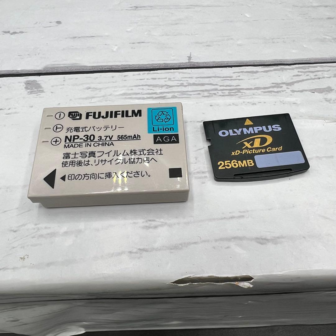 【動作品】FUJIFILM FINEPIX F440 デジカメ 充電スタンド付き