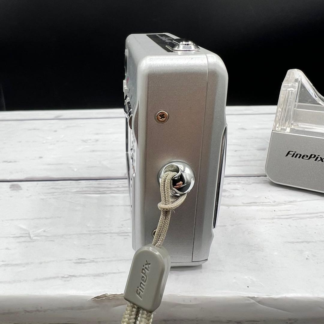 【動作品】FUJIFILM FINEPIX F440 デジカメ 充電スタンド付き