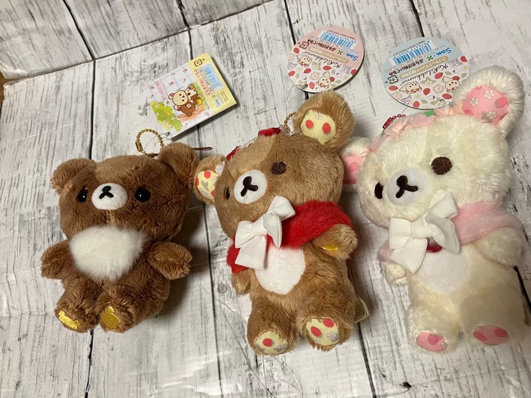 【美品】コリラックマ　ストア限定　ぶらさげぬいぐるみ　苺　未使用品　3個