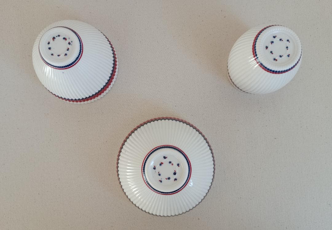 リブデザインの焼き物飯碗 ＋カップ3点セット