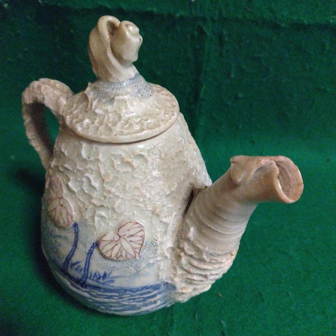 浮き彫り陶器急須 青い風景画　古い物　東南アジア