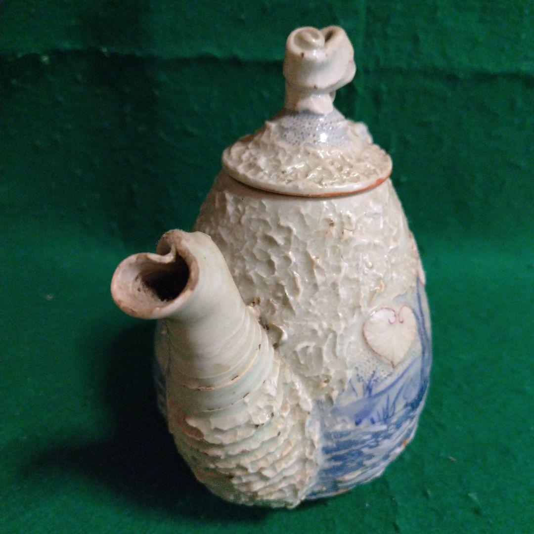 浮き彫り陶器急須 青い風景画　古い物　東南アジア