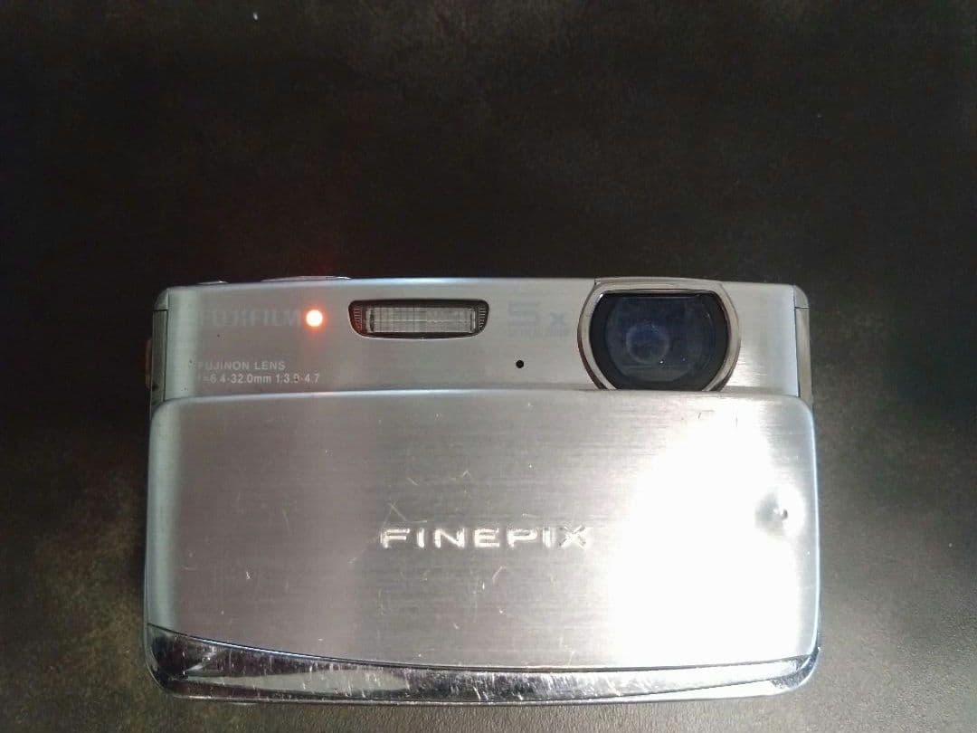 オールド　コンパクト デジタルカメラ まとめ売り　3台　CASIO　富士フィルム