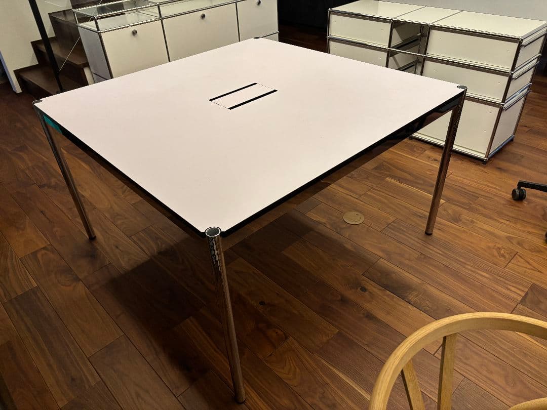 【10%値下げ中】　USMハラー　テーブル（コンセントフタ付）