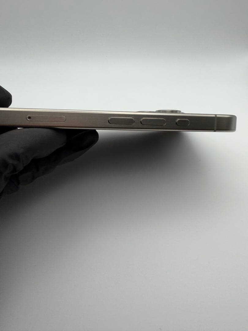 【美品】iPhone 15 Pro Max 256GB 国内版SIMフリー