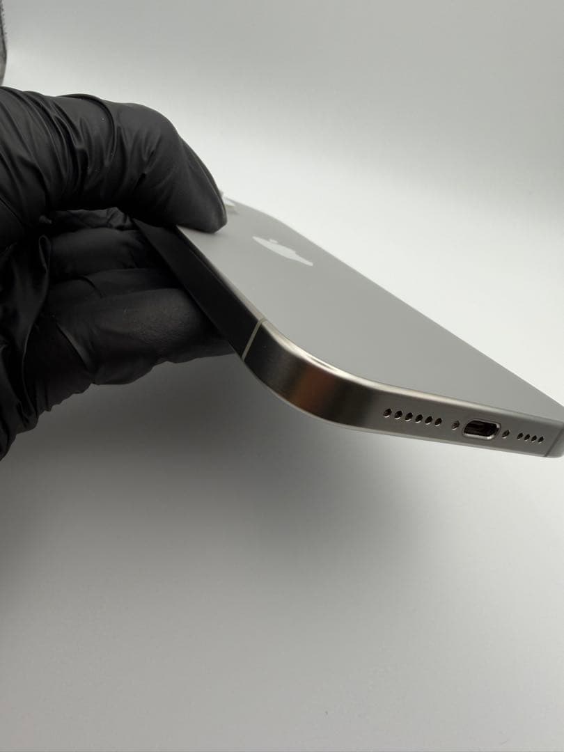 【美品】iPhone 15 Pro Max 256GB 国内版SIMフリー