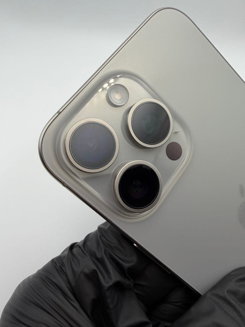 【美品】iPhone 15 Pro Max 256GB 国内版SIMフリー