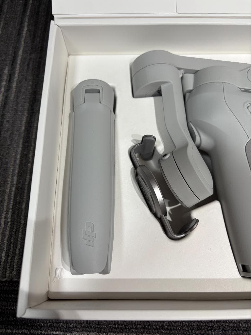 【新品未使用】DJI Osmo Mobile SE スタビライザー