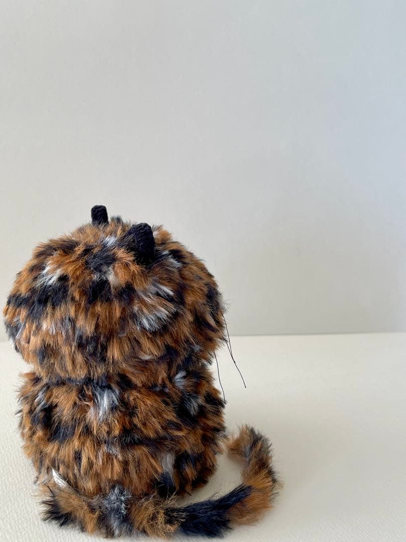 大きなサビ猫ちゃんの編みぐるみ