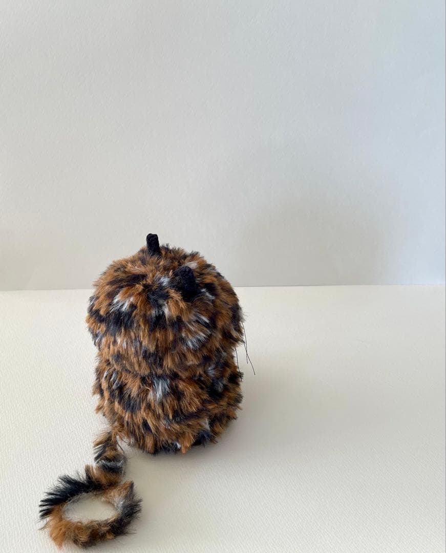 大きなサビ猫ちゃんの編みぐるみ