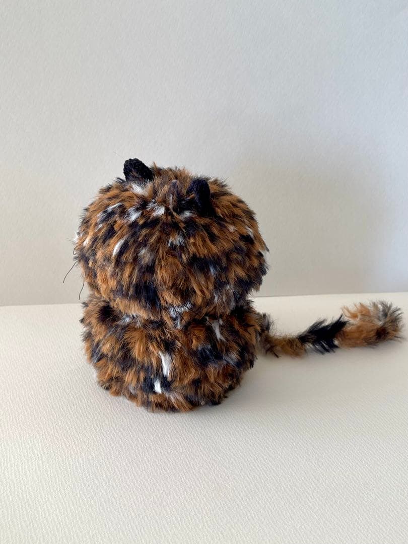 大きなサビ猫ちゃんの編みぐるみ