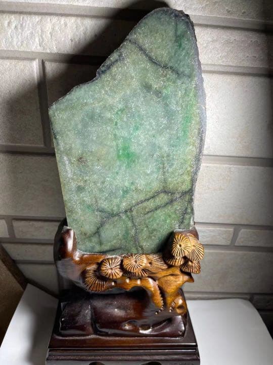 翡翠石の置物