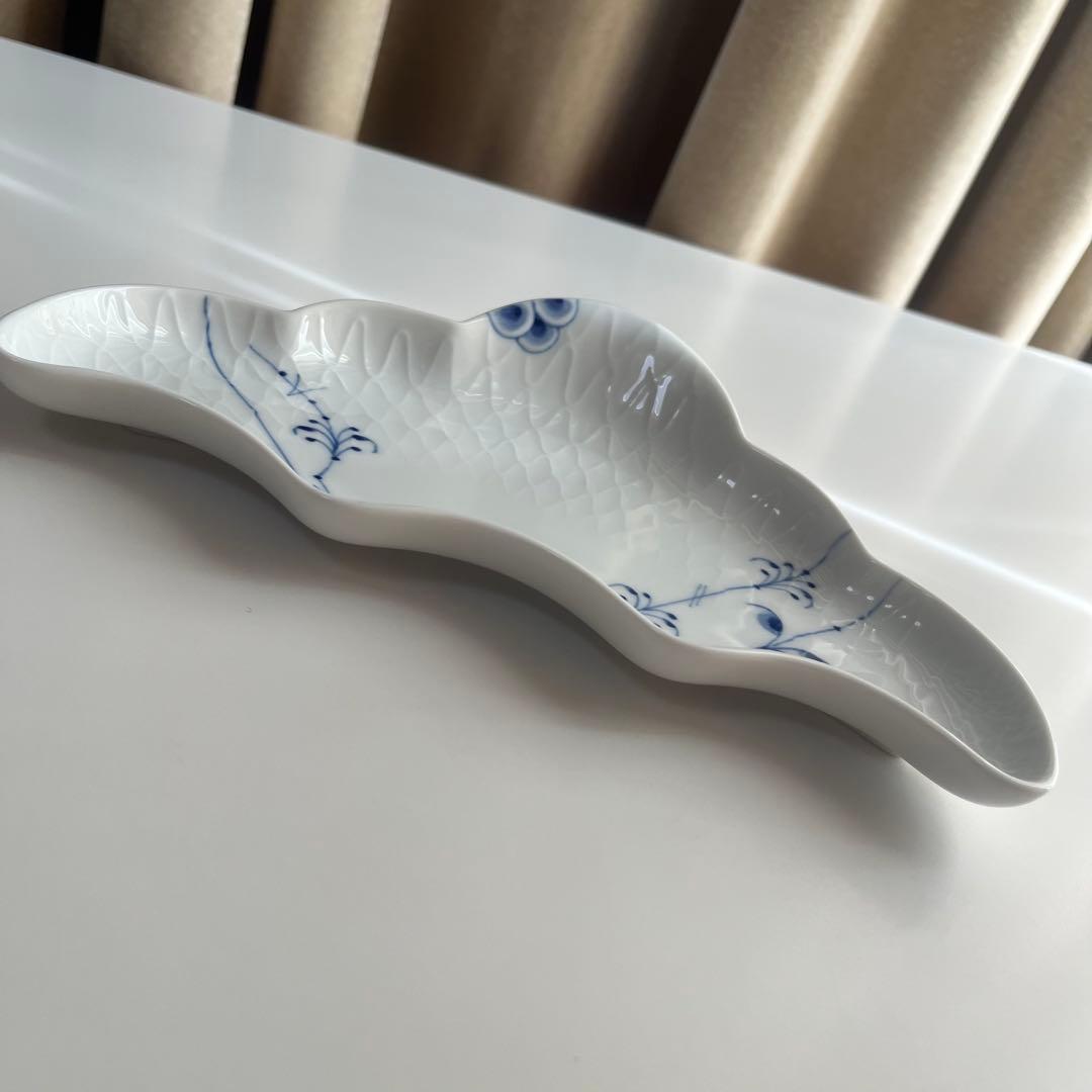 廃番♡希少 ロイヤルコペンハーゲン ブルーパルメッテ クレセントディッシュ 2枚