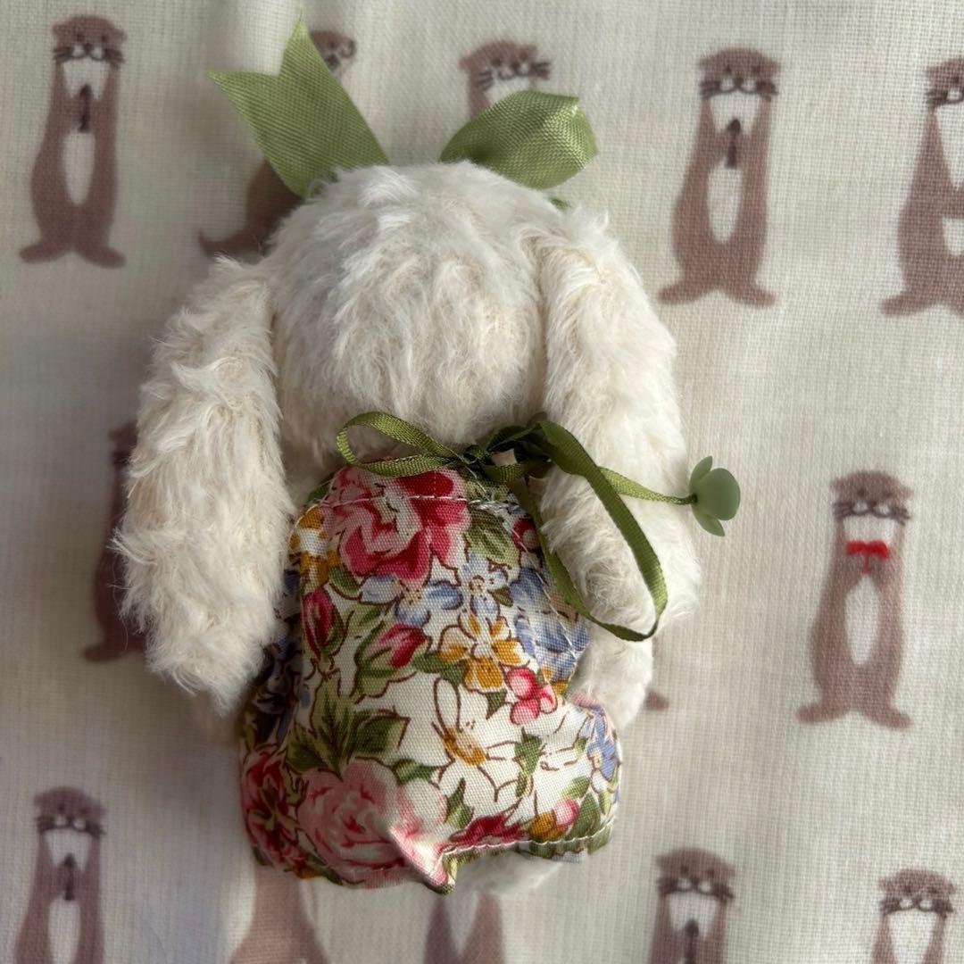 緑色リボンのうさぎさん ぬいぐるみ 海外作家様 アーティストベア ハンドメイド