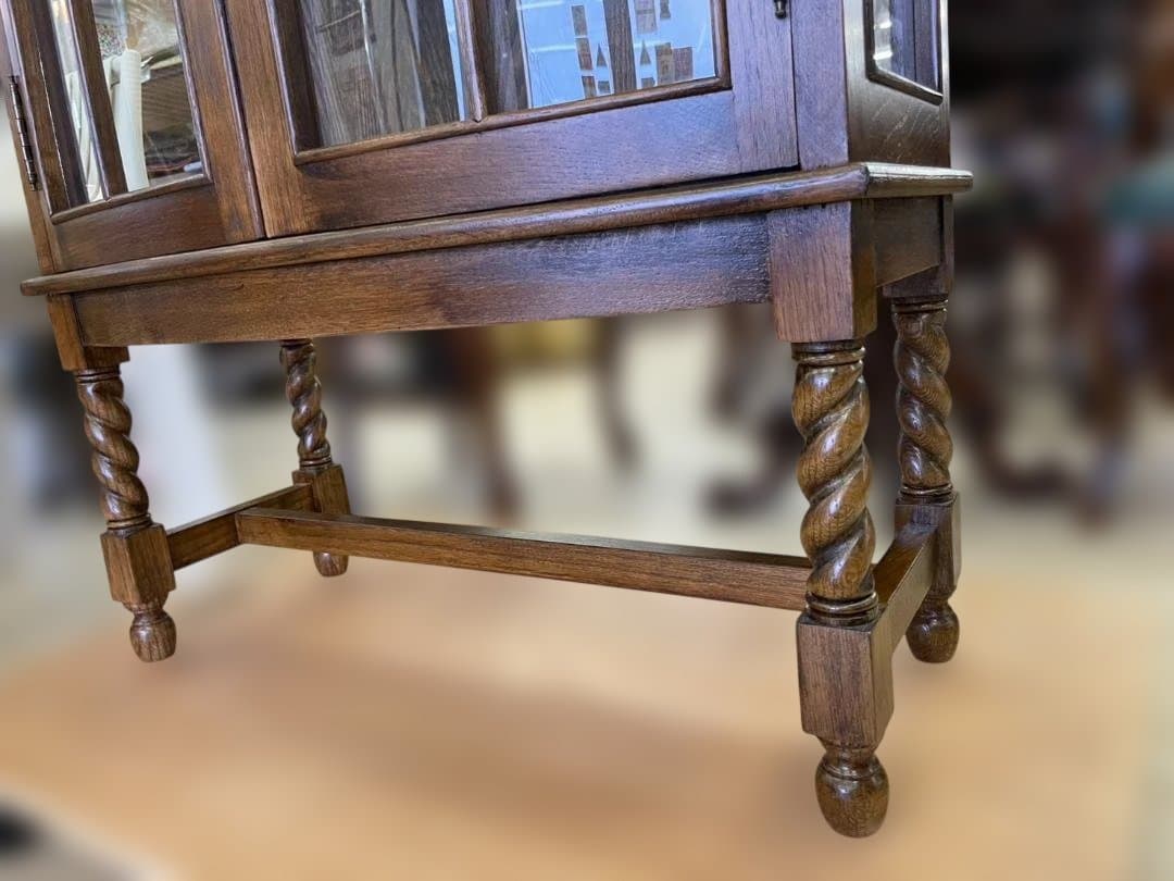 ガラスキャビネット　オーク　コレクションラック　アンティーク　輸入　レトロ　木製