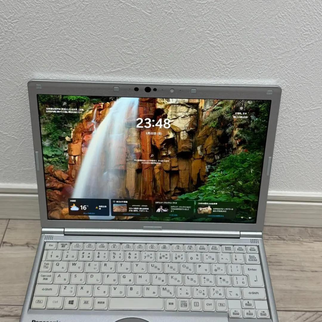 お手頃価格❕❕ dynabook Core i5 8G SSD256GB カメラ