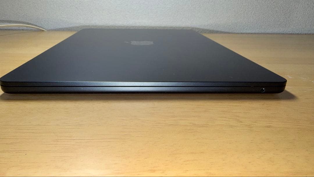 美品・ケース付MacBookAirM2 15インチ8GB1TBバッテリー99%