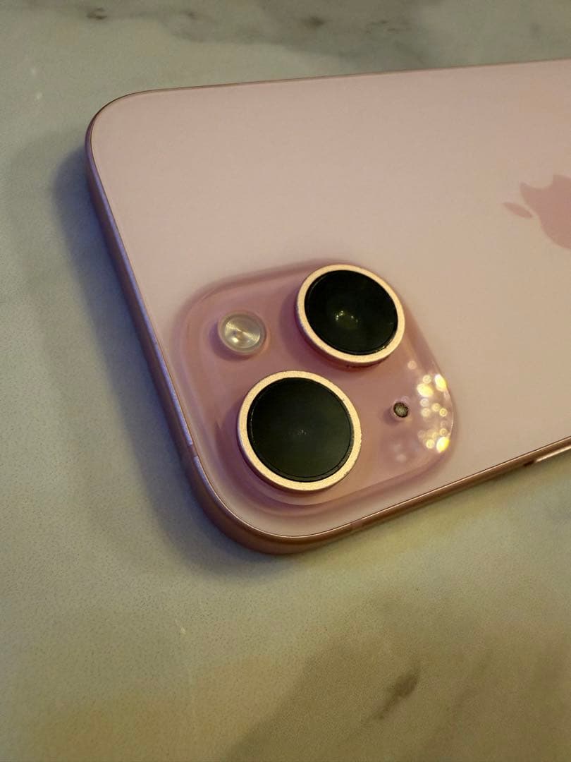 iPhone15ピンク 本体　256ギガ