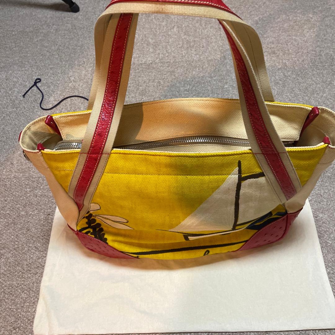 プラダ、美品 キャンパスオストリッチ ビッグトートバック