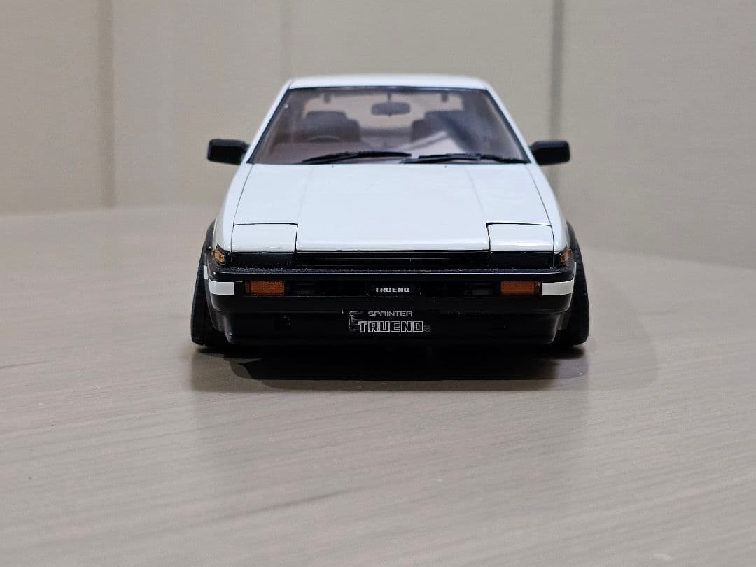 AUTOart 　1/18　トヨタ　スプリンタートレノGT (AE86) 絶版品