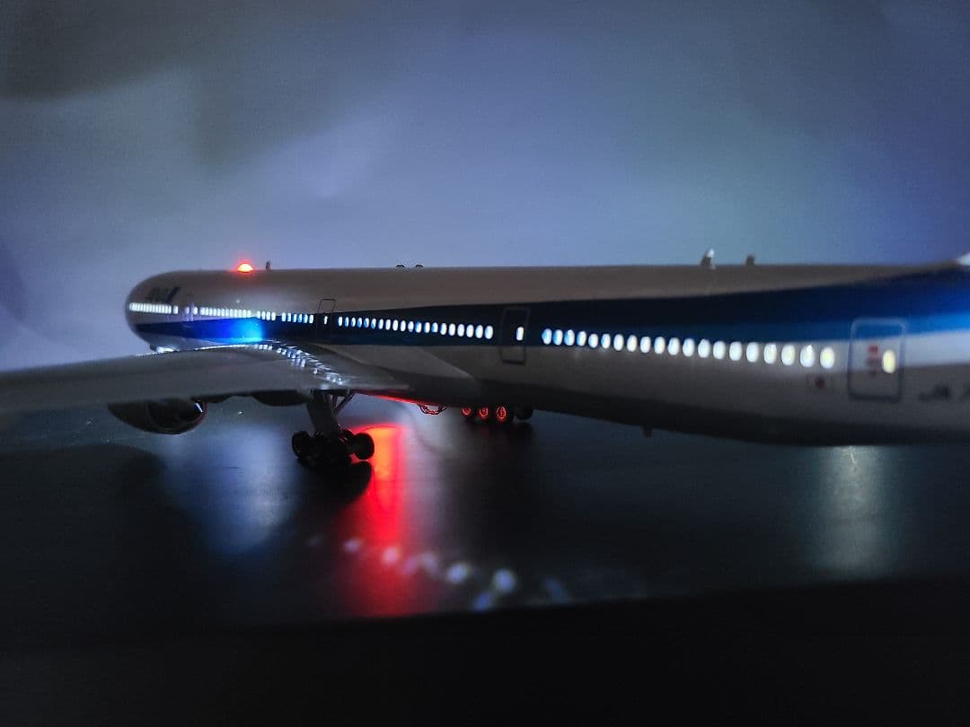 ANA Boeing 777-300 LED仕様 完成品
