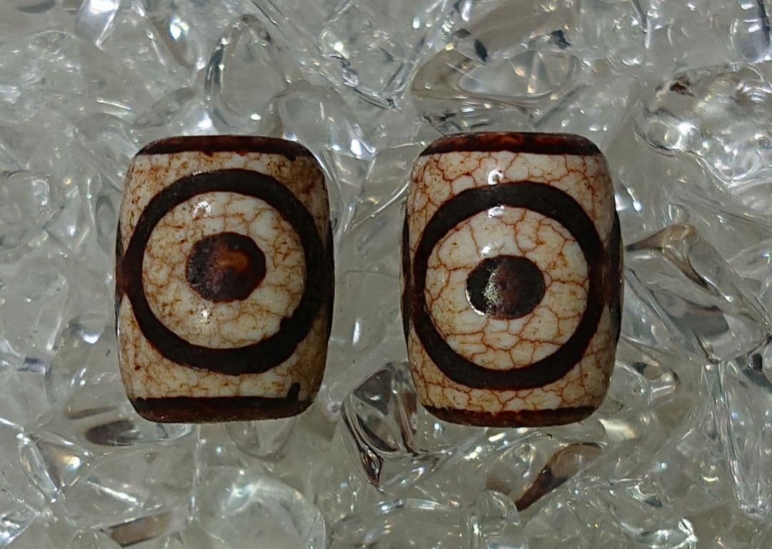 チベットビーズ老天珠 天然石 品名:赤龍紋 虎牙三眼 2個