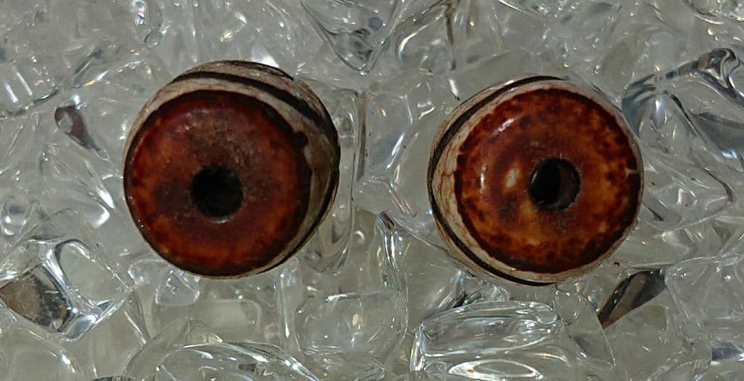 チベットビーズ老天珠 天然石 品名:赤龍紋 虎牙三眼 2個