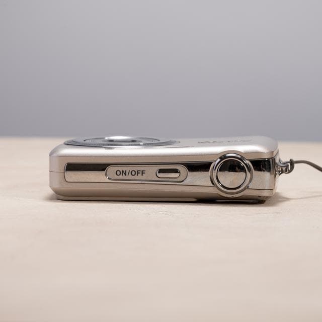 【単3電池で動く平成レトロなコンデジ】PENTAX optio E70