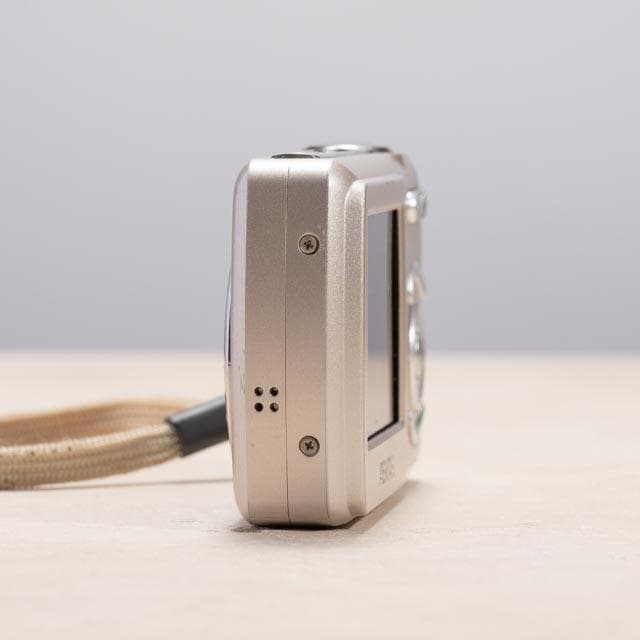 【単3電池で動く平成レトロなコンデジ】PENTAX optio E70