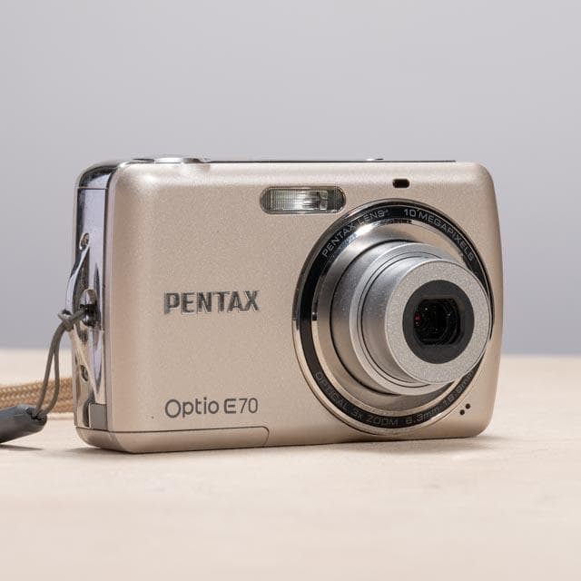 【単3電池で動く平成レトロなコンデジ】PENTAX optio E70