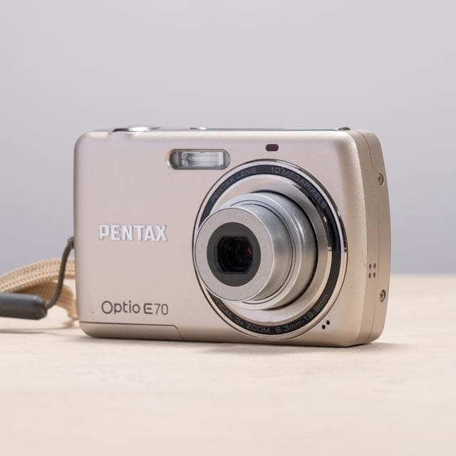 【単3電池で動く平成レトロなコンデジ】PENTAX optio E70