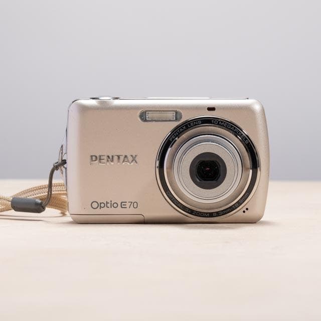 【単3電池で動く平成レトロなコンデジ】PENTAX optio E70