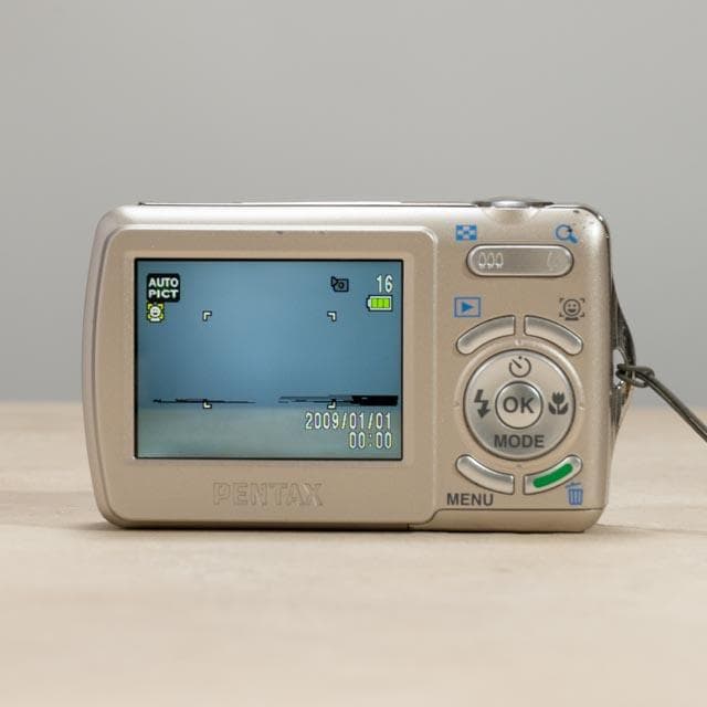 【単3電池で動く平成レトロなコンデジ】PENTAX optio E70