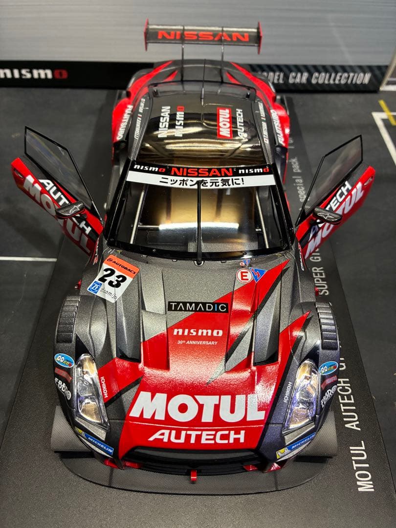 1/18 エブロ　MOTUL AUTECH GT-R 2014
