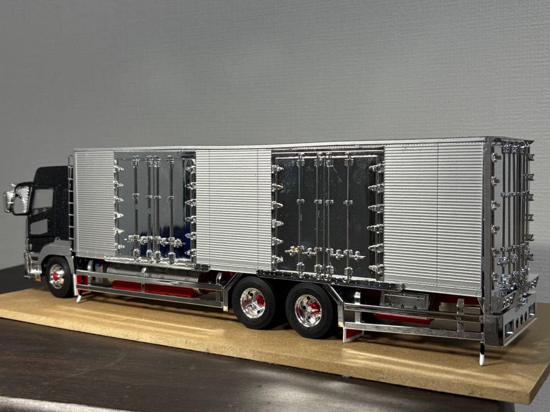 1/32 アオシマデコトラ　ヘビーフレイト　三菱ふそうスーパーグレート　完成品