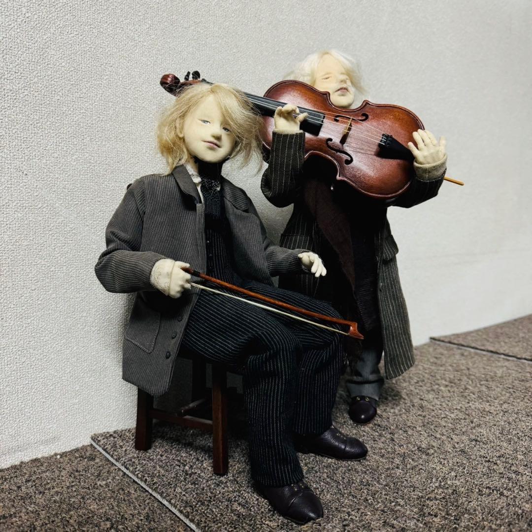 D33アンティーク品✨バイオリン ミニチュア フィギュア 置き物