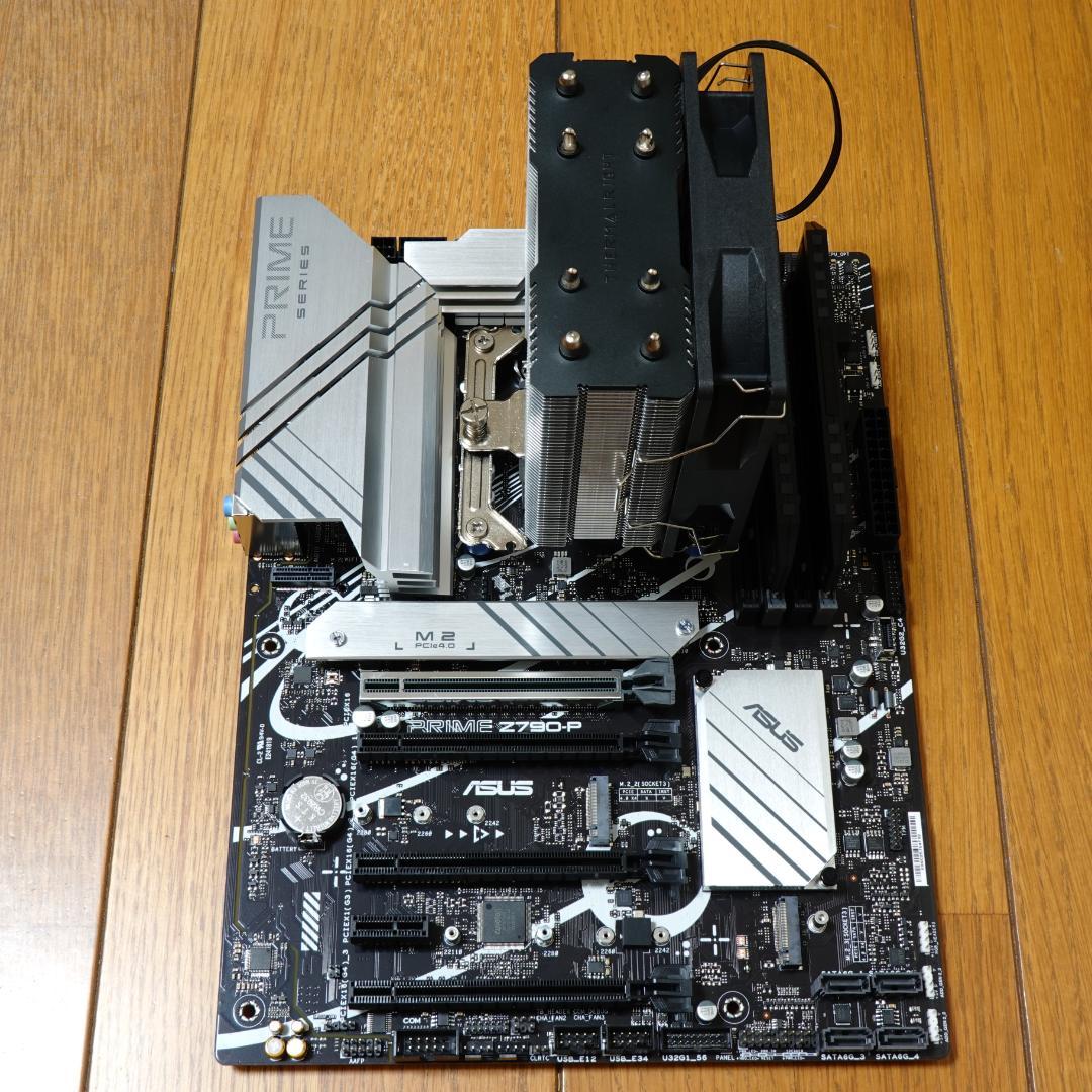 Intel Core i9 14900 BOX、マザーメモリクーラー付属