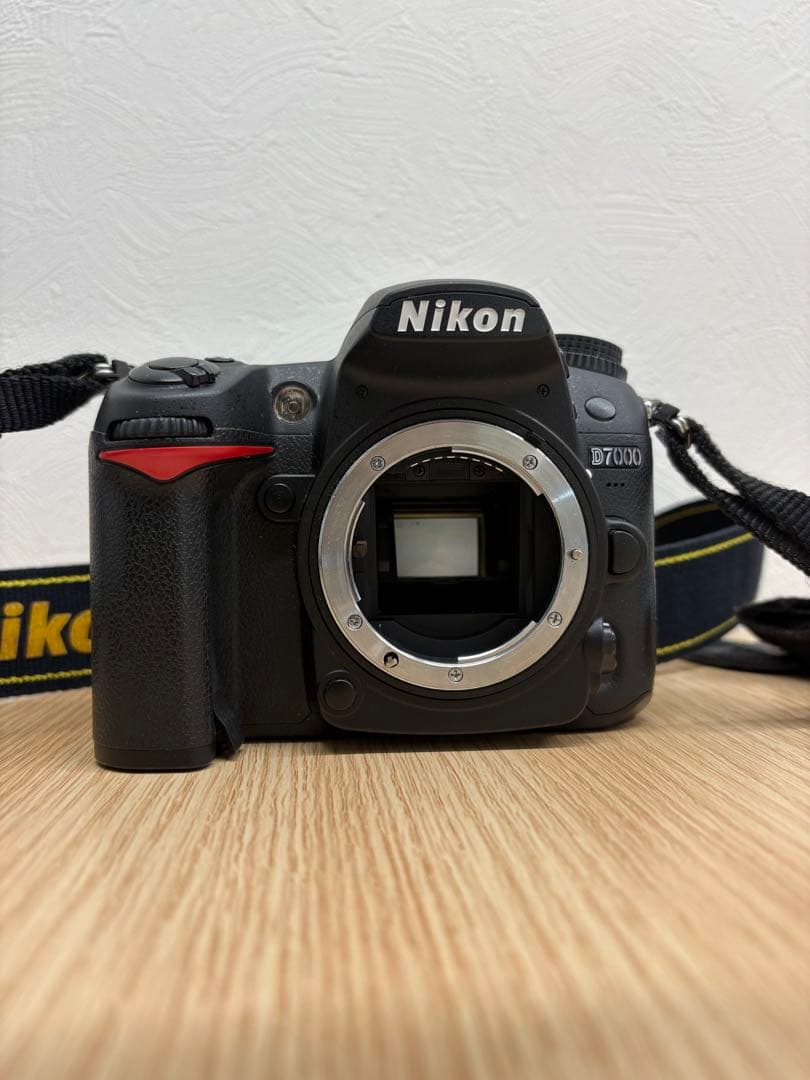 Nikon D7000 レンズ付 動作良好