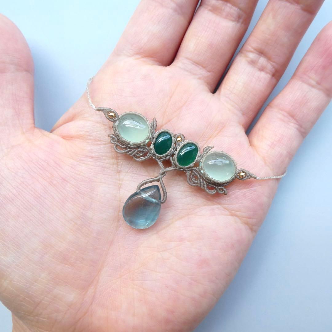 3種類の天然石のマクラメネックレス